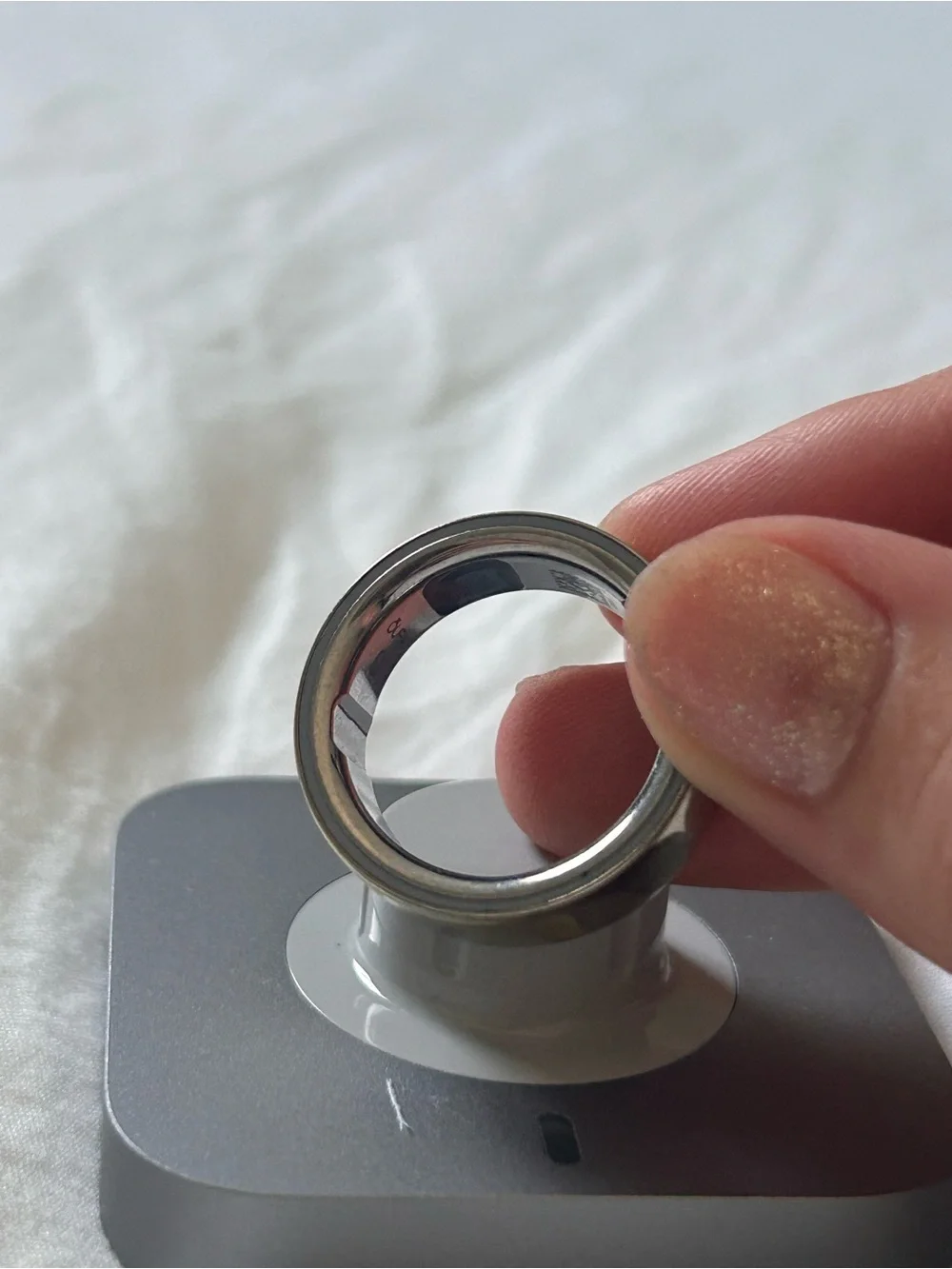 ŌURA Ring 4 Size 9 - Gold